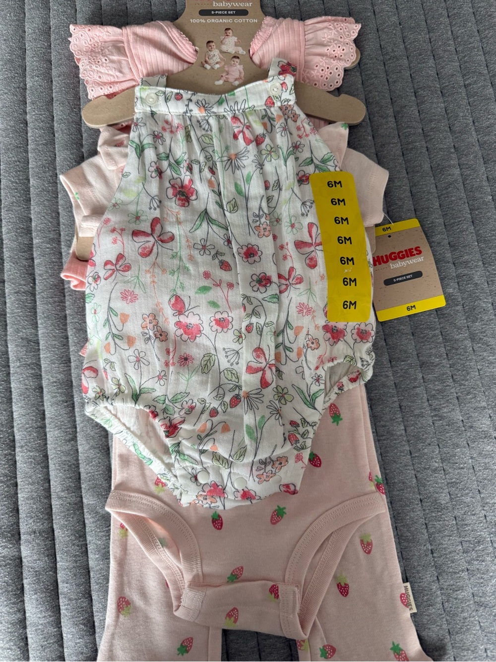 Huggies Babywear 5-piece set